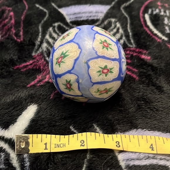 SMALL ROUND 🕯️ CANDLE - Picture 5 of 7